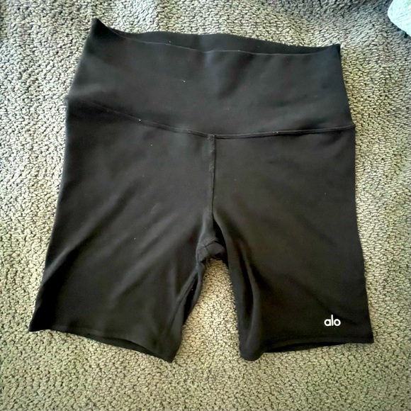 ALO Yoga Pants - Alo black yoga, shorts, women size small